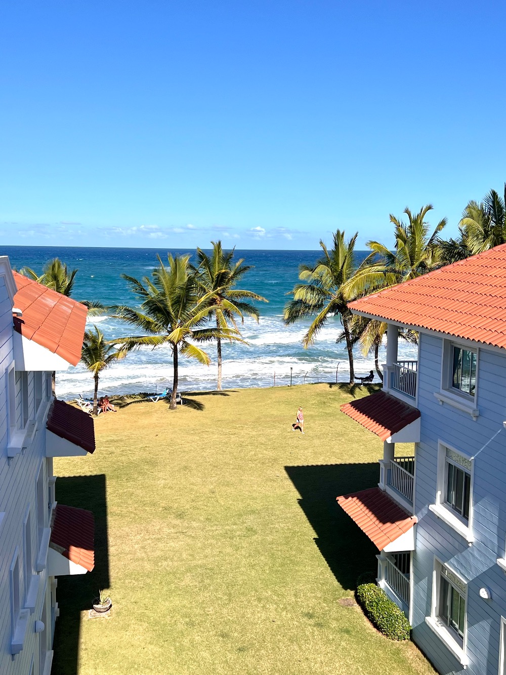 1 BEDROOM APARTMENT


? For sale in Cabarete East, North Coast, Dominican Republic.
BEACHFRONT PROPERTY

PRICE: USD$ 209.000
HOA: USD$ 272,04
Included: Power Plant, Gas,Security 24 hours, water, pool and green area  maintenance, internet, insurance. 

Fully furnished.
First Level.
Type: Residential.
Area: (sq.m) 72
Bedroom: 1
Bathroom: 1
Kitchen.
Living Room.
Parking.
BeachFront
Large pool.
Terrace.
Air Condition 
Power Plan /Generator.
Guaranteed water 24/7.
Security 24 hours x 7 
Direct access to the beach

