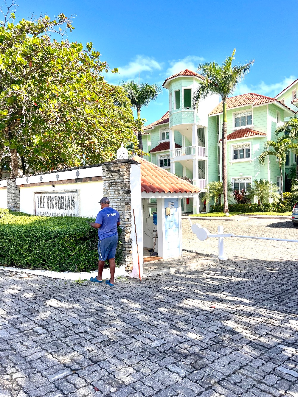 1 BEDROOM APARTMENT


? For sale in Cabarete East, North Coast, Dominican Republic.
BEACHFRONT PROPERTY

PRICE: USD$ 209.000
HOA: USD$ 272,04
Included: Power Plant, Gas,Security 24 hours, water, pool and green area  maintenance, internet, insurance. 

Fully furnished.
First Level.
Type: Residential.
Area: (sq.m) 72
Bedroom: 1
Bathroom: 1
Kitchen.
Living Room.
Parking.
BeachFront
Large pool.
Terrace.
Air Condition 
Power Plan /Generator.
Guaranteed water 24/7.
Security 24 hours x 7 
Direct access to the beach

