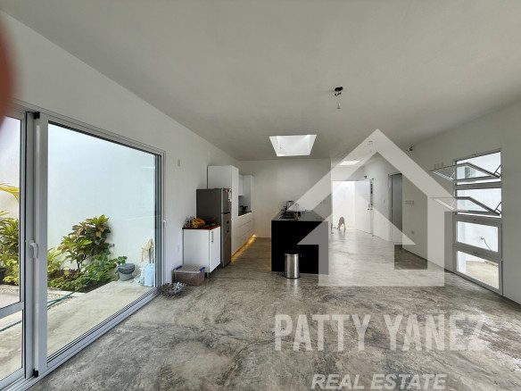 Modern Tropical Villa with Private Pool and Solar Energy System
