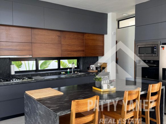 INCREÍBLE VILLA DE LUJO DE 3 DORMITORIOS EN ENCUENTRO 