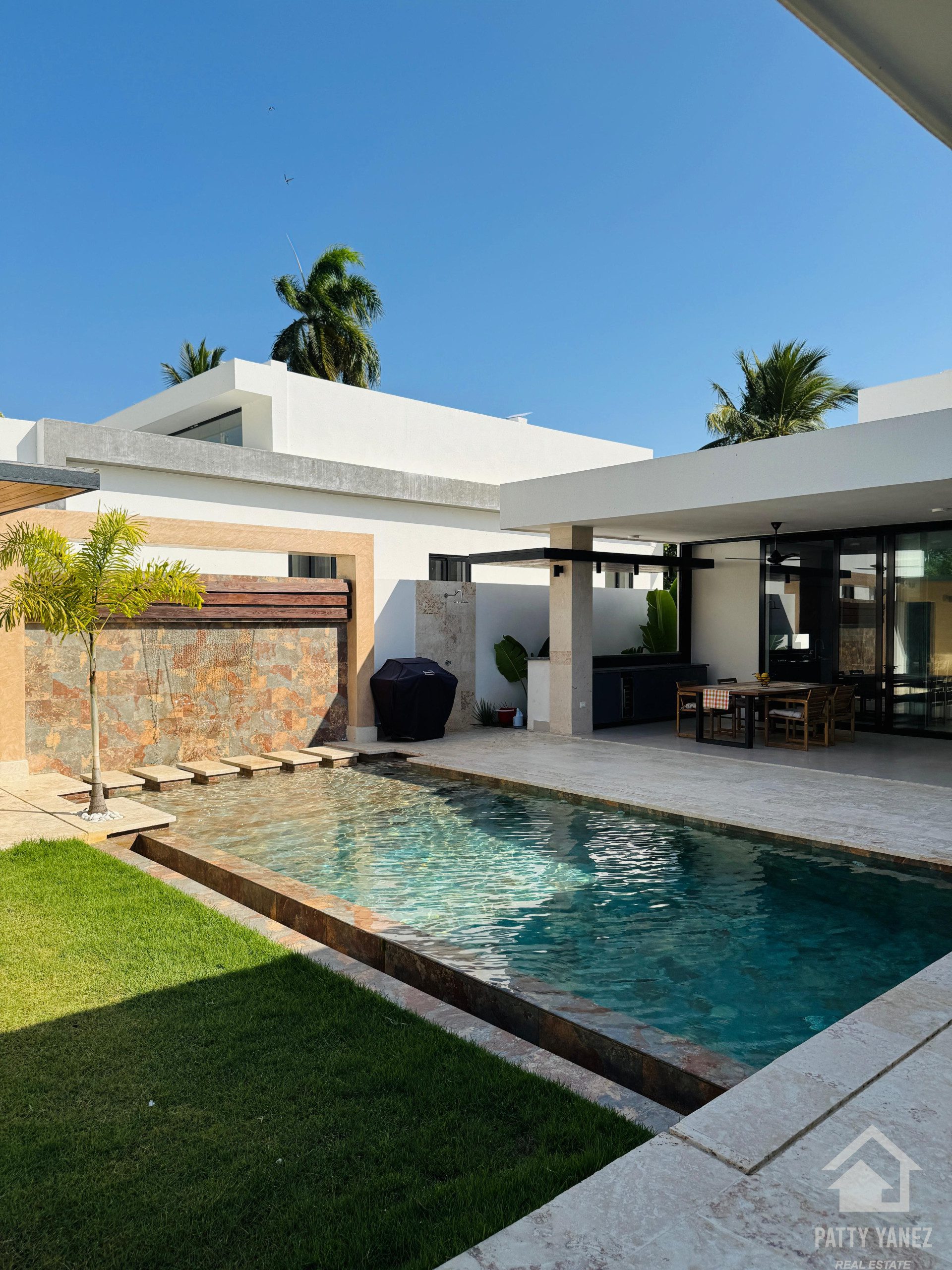 INCREÍBLE VILLA DE LUJO DE 3 DORMITORIOS EN ENCUENTRO 
