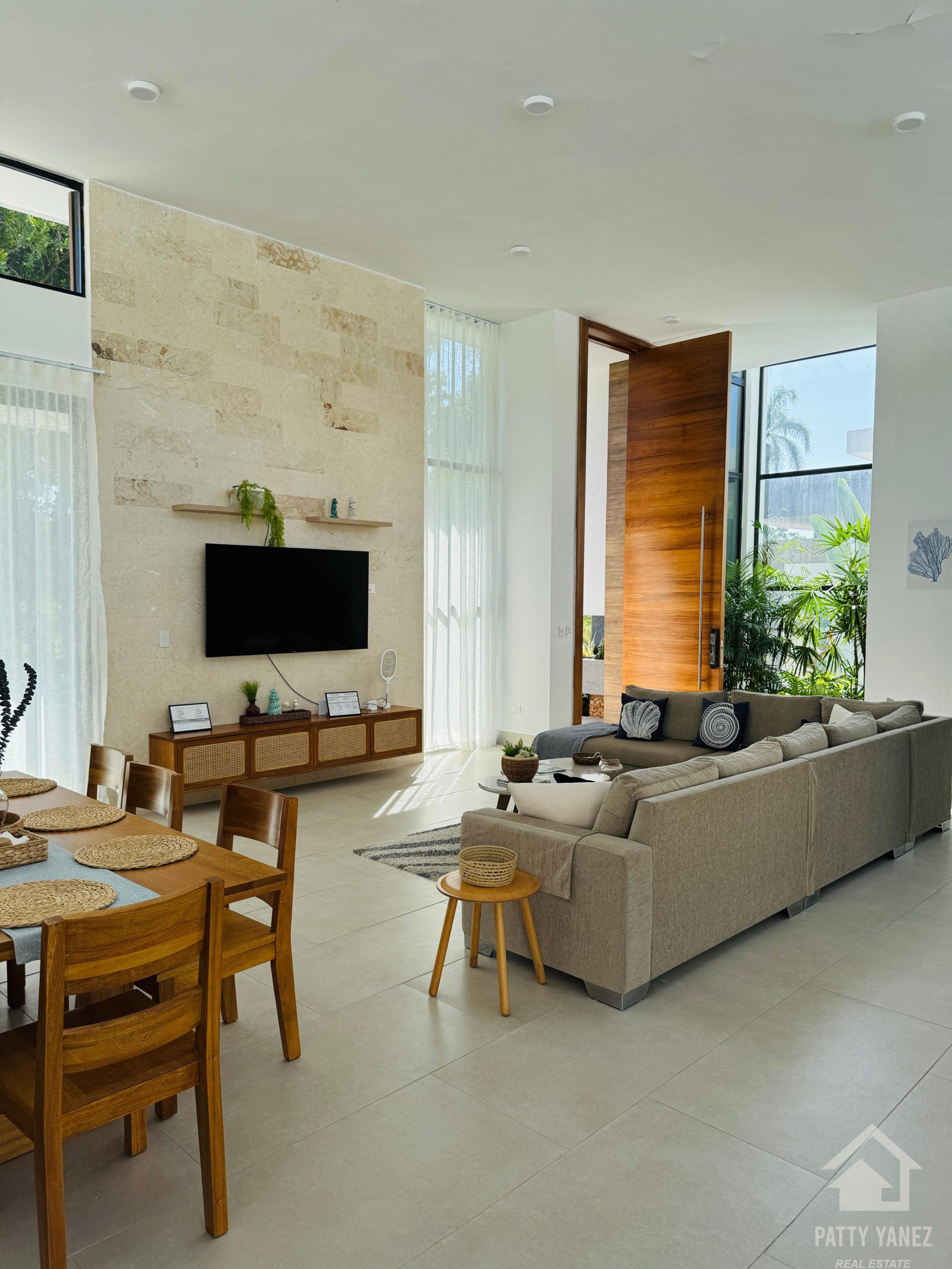 INCREÍBLE VILLA DE LUJO DE 3 DORMITORIOS EN ENCUENTRO 