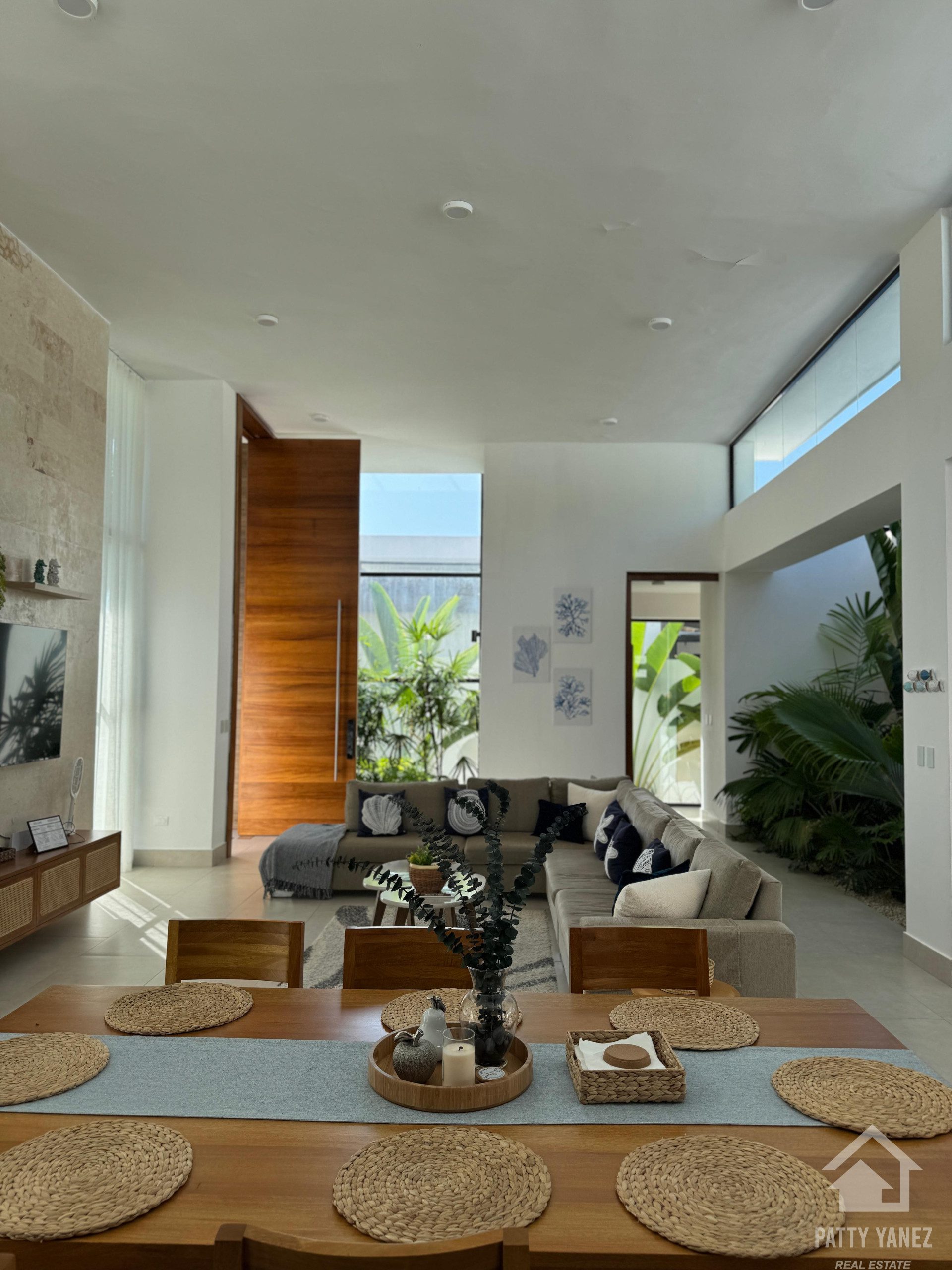 INCREÍBLE VILLA DE LUJO DE 3 DORMITORIOS EN ENCUENTRO 