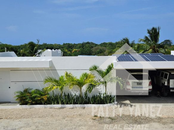 Modern Tropical Villa with Private Pool and Solar Energy System