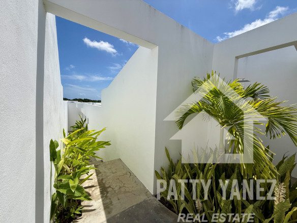 Modern Tropical Villa with Private Pool and Solar Energy System