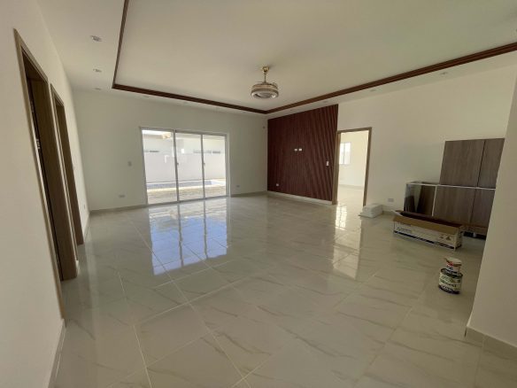 Impresionante villa de 2 dormitorios cerca de la playa: ¡ideal para vivir y como inversión!