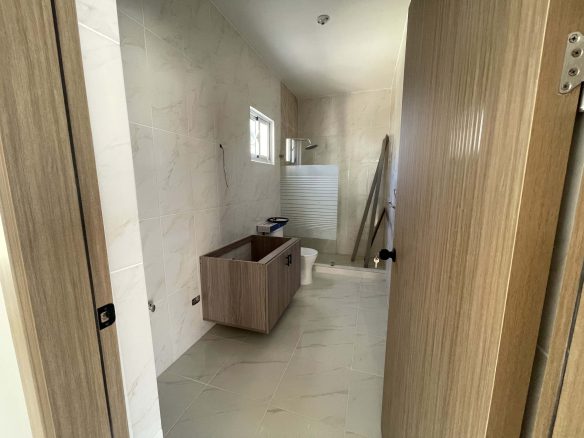 Impresionante villa de 2 dormitorios cerca de la playa: ¡ideal para vivir y como inversión!