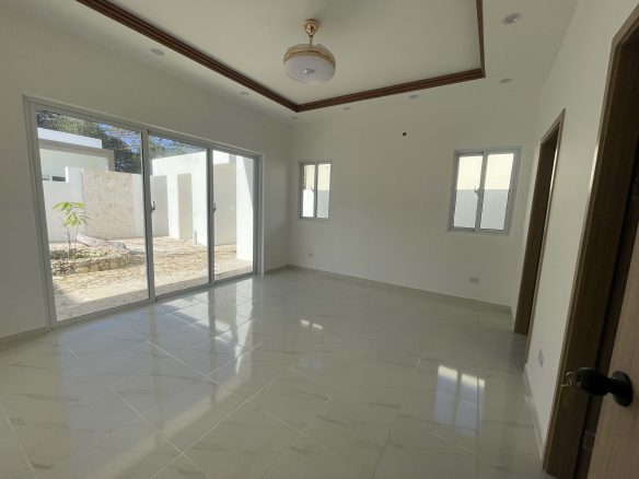 Impresionante villa de 2 dormitorios cerca de la playa: ¡ideal para vivir y como inversión!