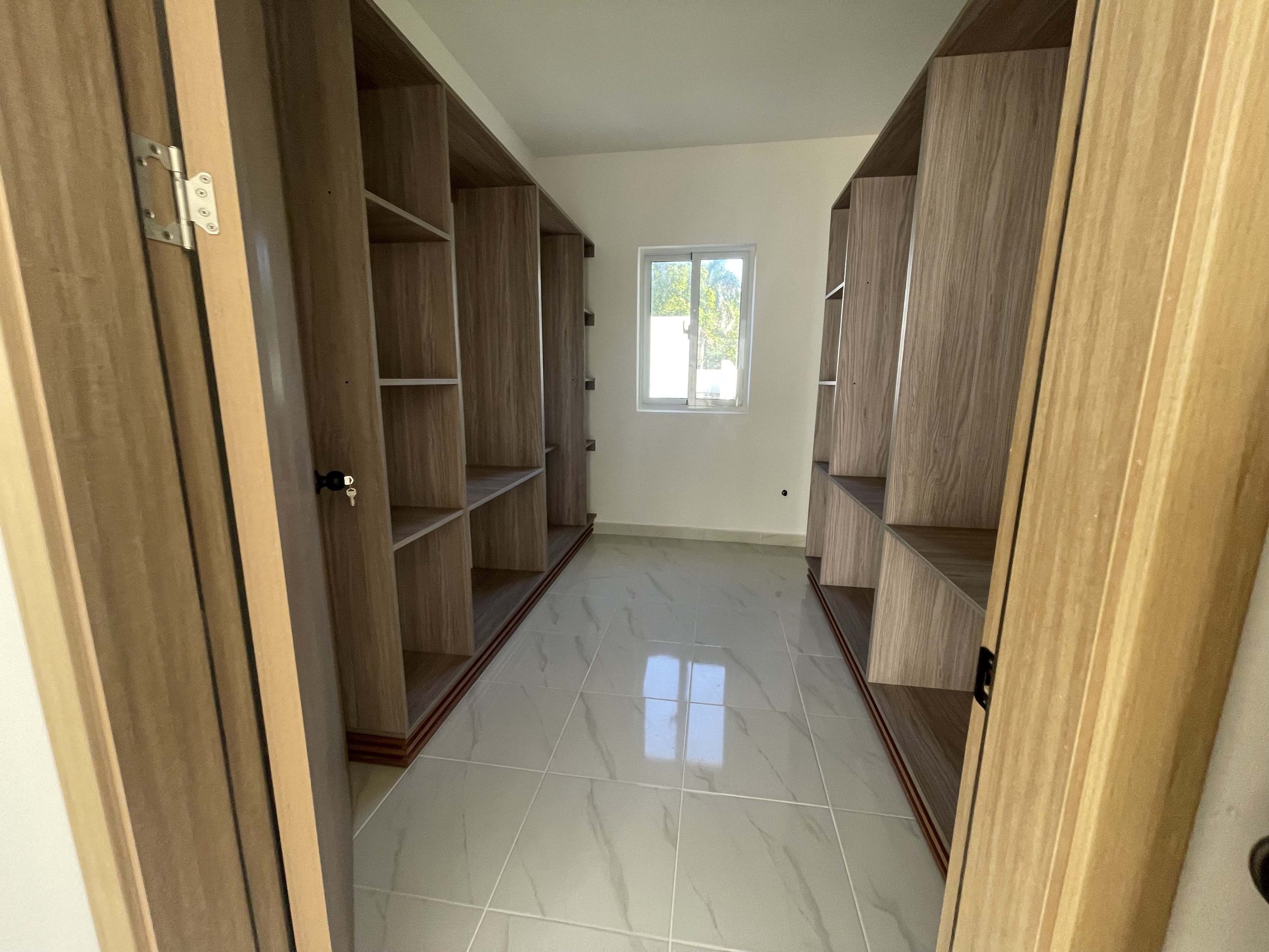 Impresionante villa de 2 dormitorios cerca de la playa: ¡ideal para vivir y como inversión!