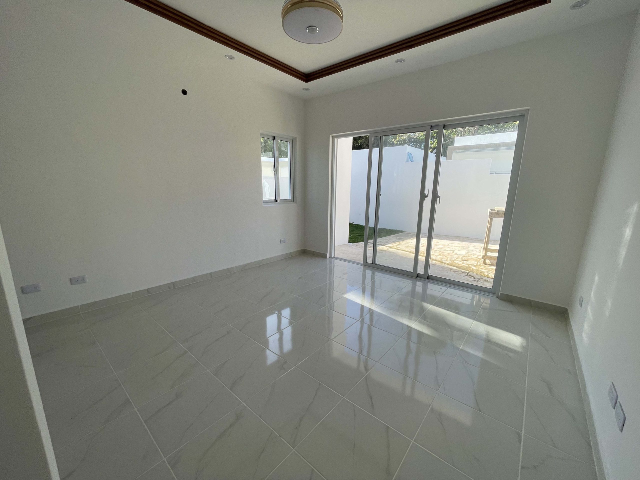 Impresionante villa de 2 dormitorios cerca de la playa: ¡ideal para vivir y como inversión!