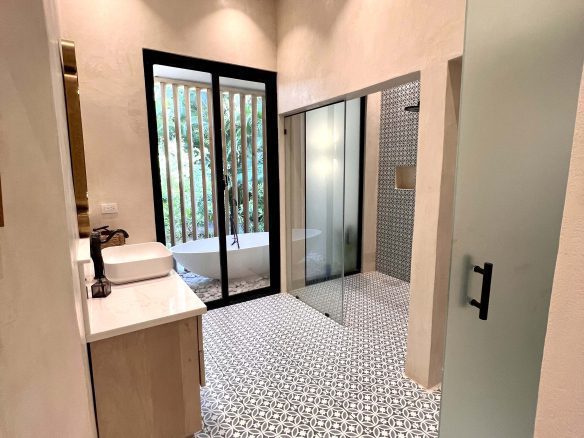 Classic Style Caribbean Villa – Your Private Oasis in Sea Horse Ranch