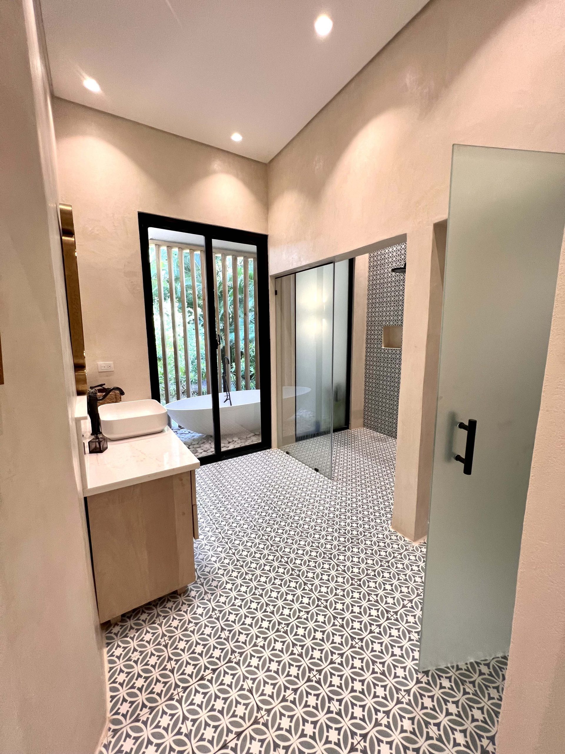 Classic Style Caribbean Villa – Your Private Oasis in Sea Horse Ranch