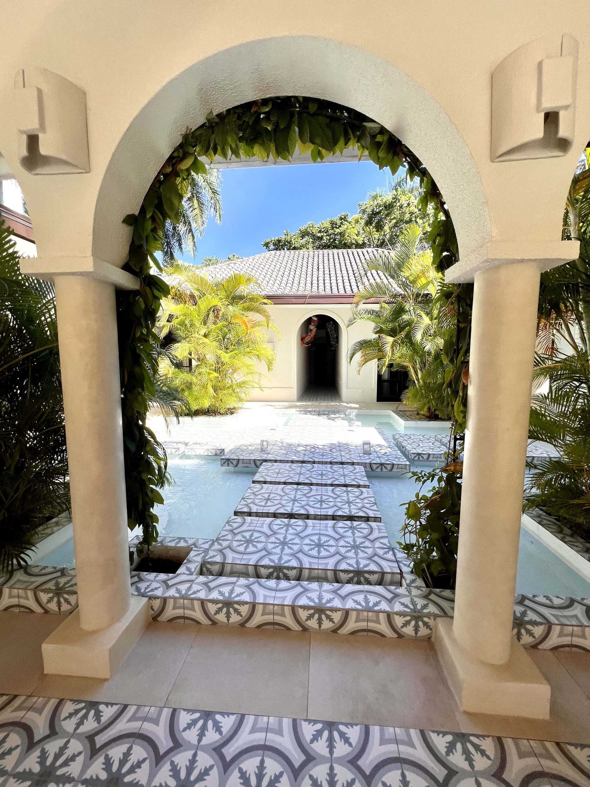Classic Style Caribbean Villa – Your Private Oasis in Sea Horse Ranch
