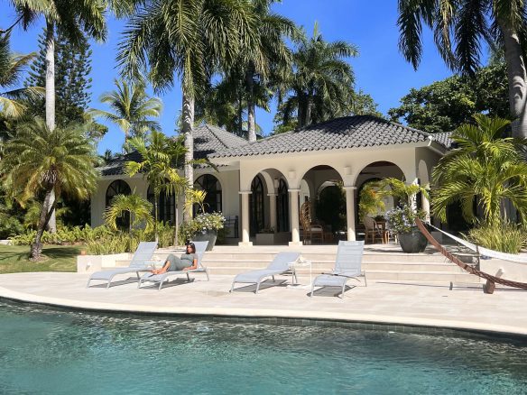 Classic Style Caribbean Villa – Your Private Oasis in Sea Horse Ranch