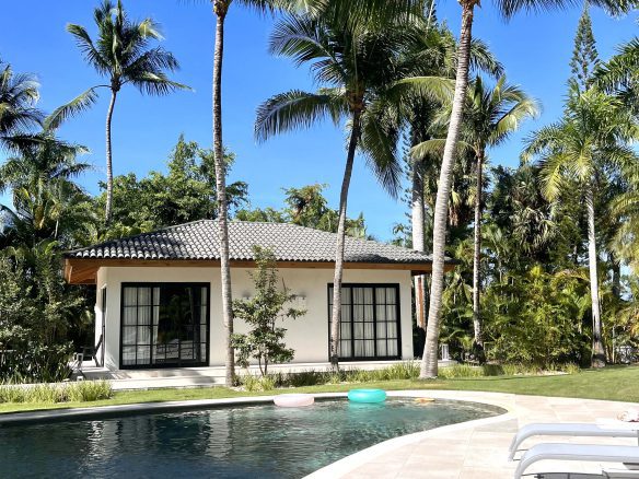 Classic Style Caribbean Villa – Your Private Oasis in Sea Horse Ranch
