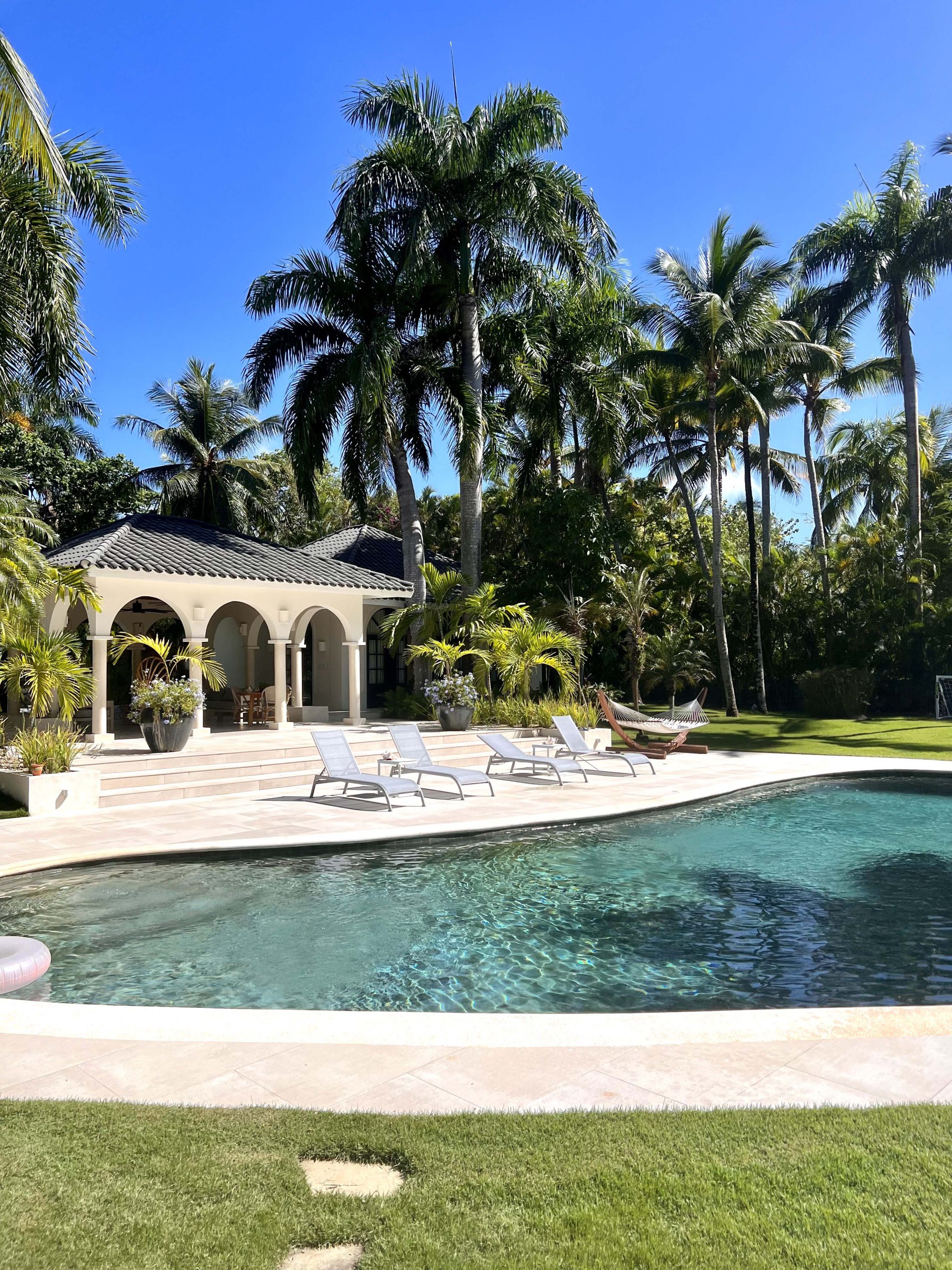 Classic Style Caribbean Villa – Your Private Oasis in Sea Horse Ranch