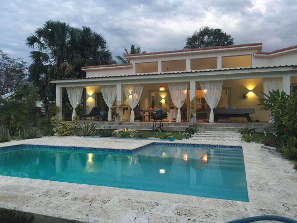 Villa tropical de lujo en venta – A pocos pasos de la playa | Complejo residencial cerrado | Acceso privado a la playa