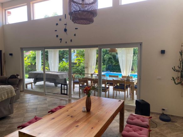 Villa tropical de lujo en venta – A pocos pasos de la playa | Complejo residencial cerrado | Acceso privado a la playa