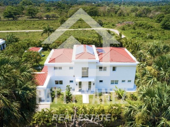 Villa de lujo en venta cerca de la playa, vivienda de 5 dormitorios