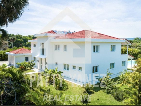 Villa de lujo en venta cerca de la playa, vivienda de 5 dormitorios