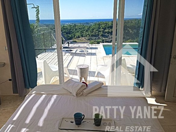 Impresionante villa con vista al mar en venta en Río San Juan, República Dominicana