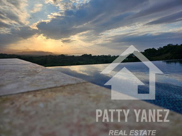 Modern 3-Bedroom Mountain Villa with Ocean Views in Río San Juan – USD 275,000