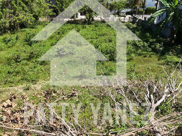 Lote grande en venta en Hideaway, Encuentro Beach – Tercera fila desde el mar