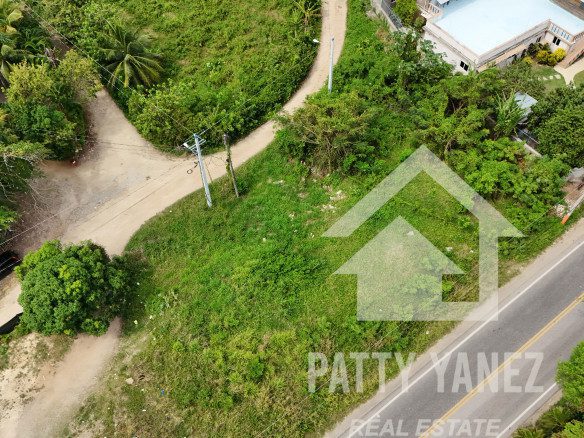 Unrestricted Land for Sale in Prime Location – Sosua-Cabarete Highway
