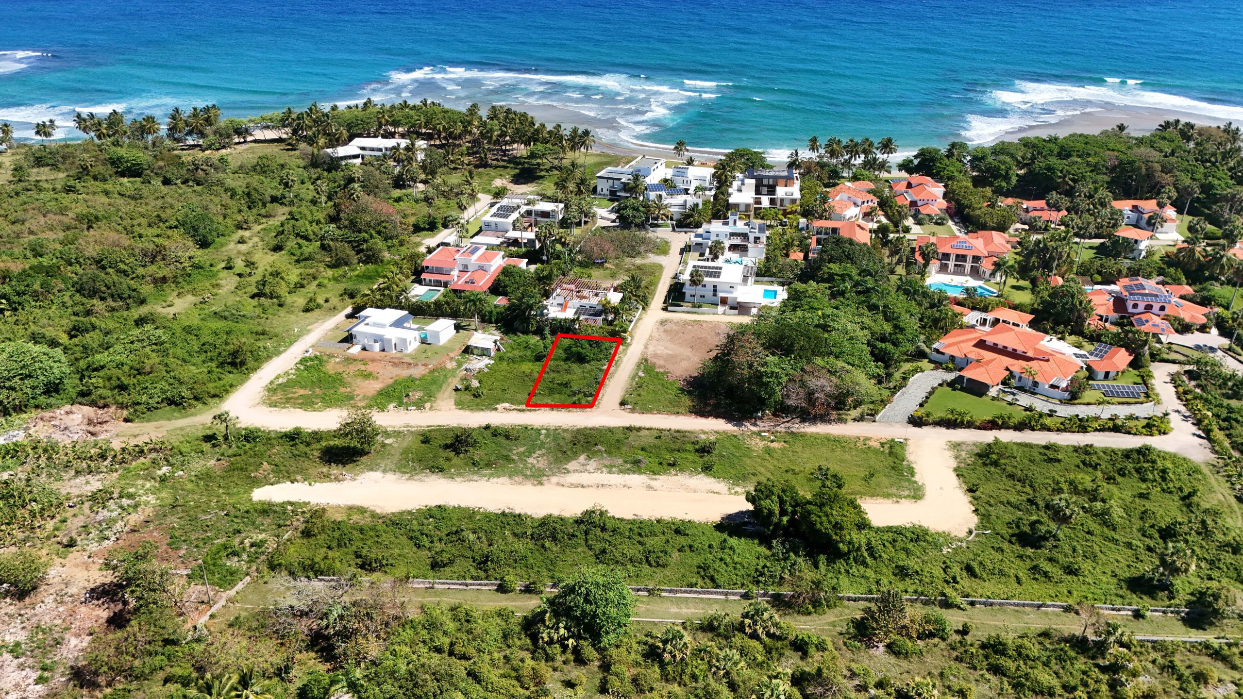 Gran terreno en venta en Hideaway, Playa Encuentro – Tercera fila desde el mar