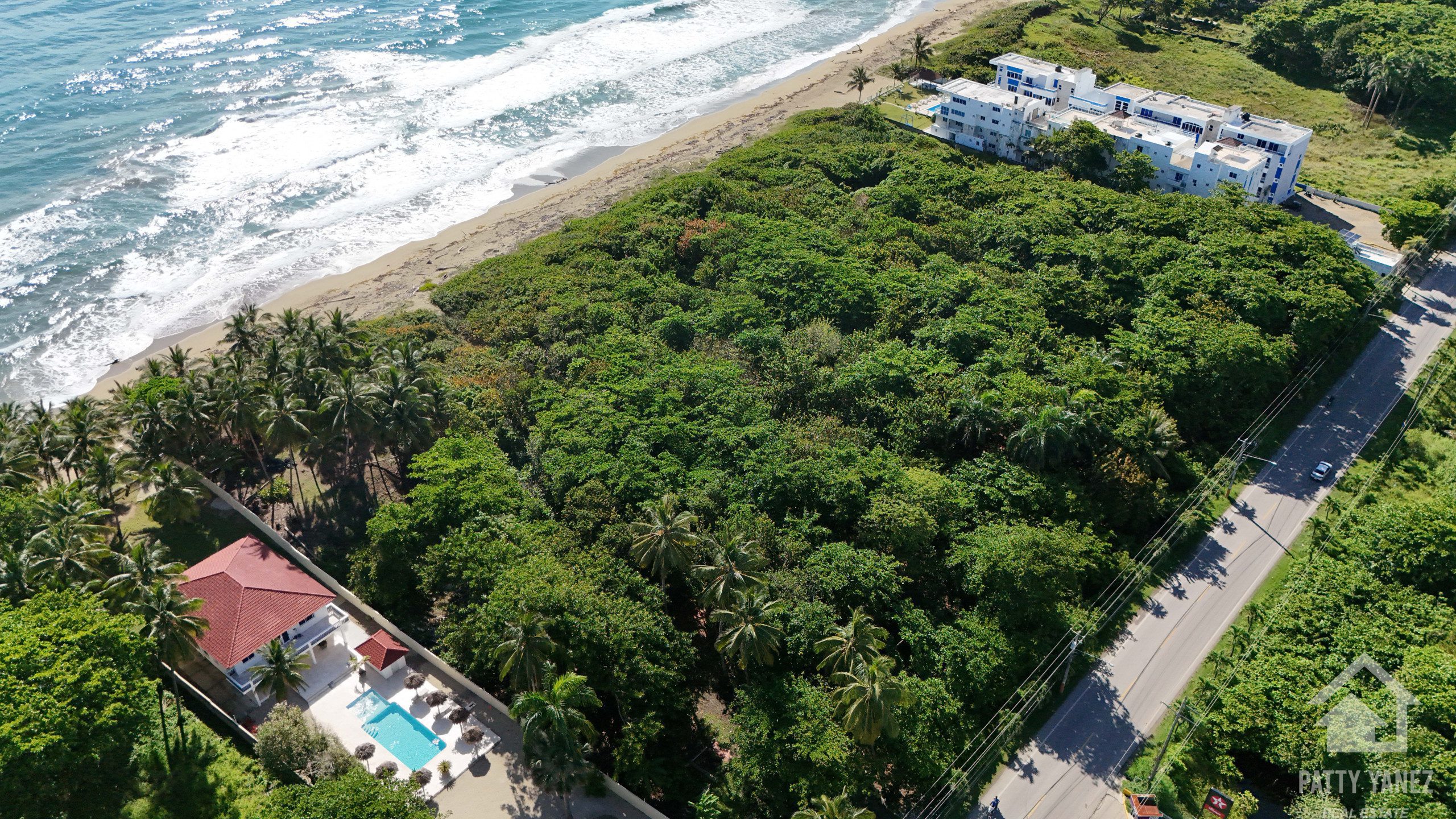Beachfront Land for Sale in Cabarete East – 1,860 m²