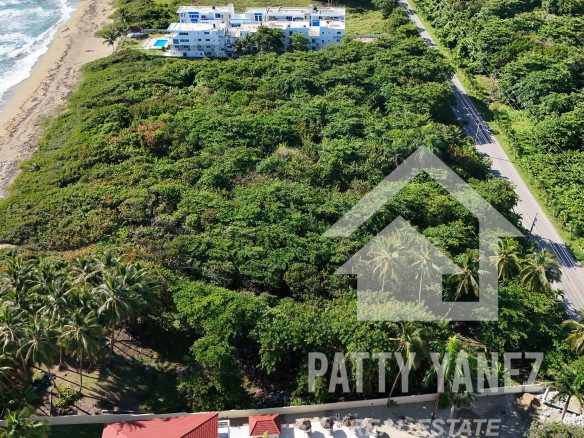 Beachfront Land for Sale in Cabarete East – 1,860 m²