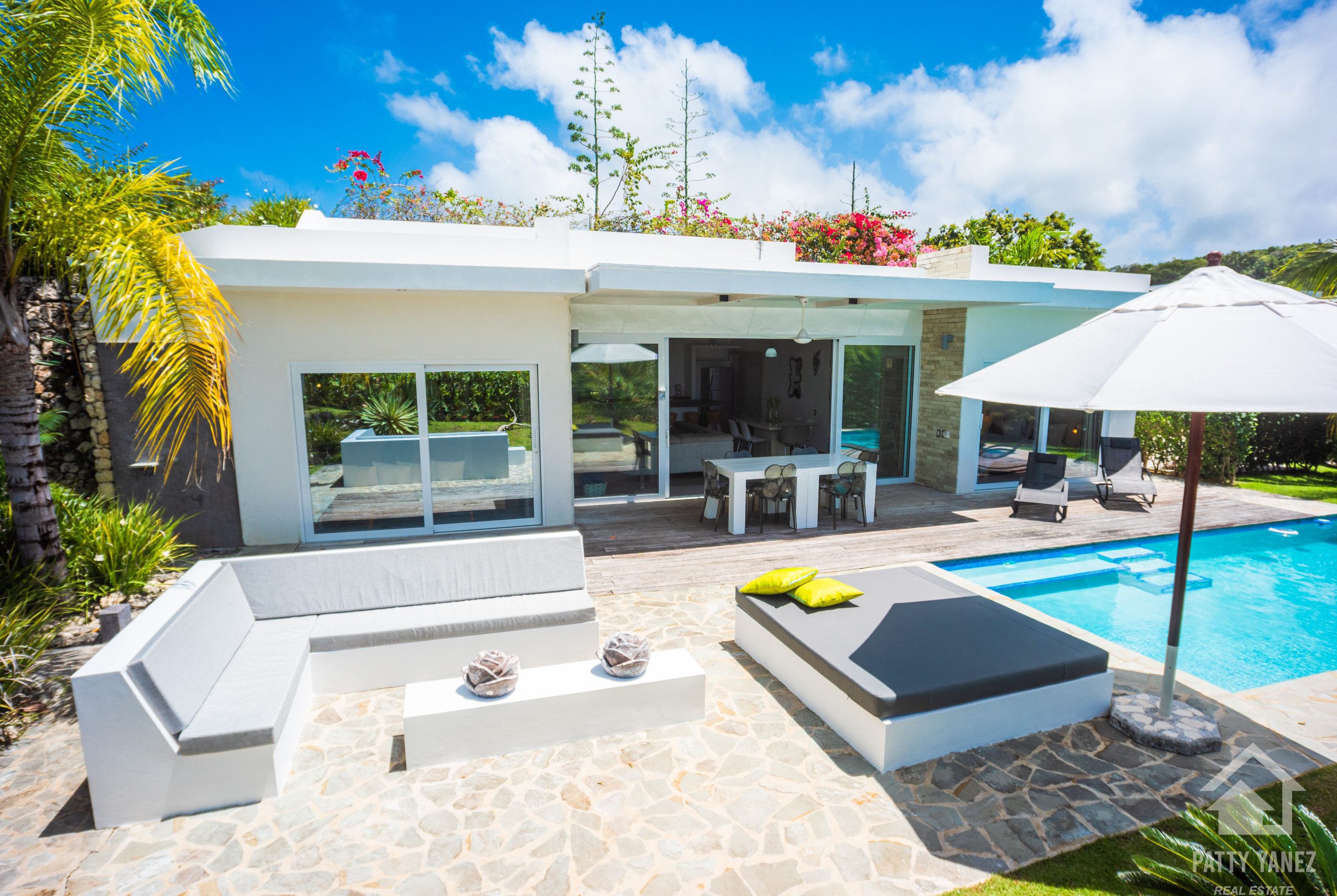 Villa tropical moderna en venta en la República Dominicana: oportunidad de inversión