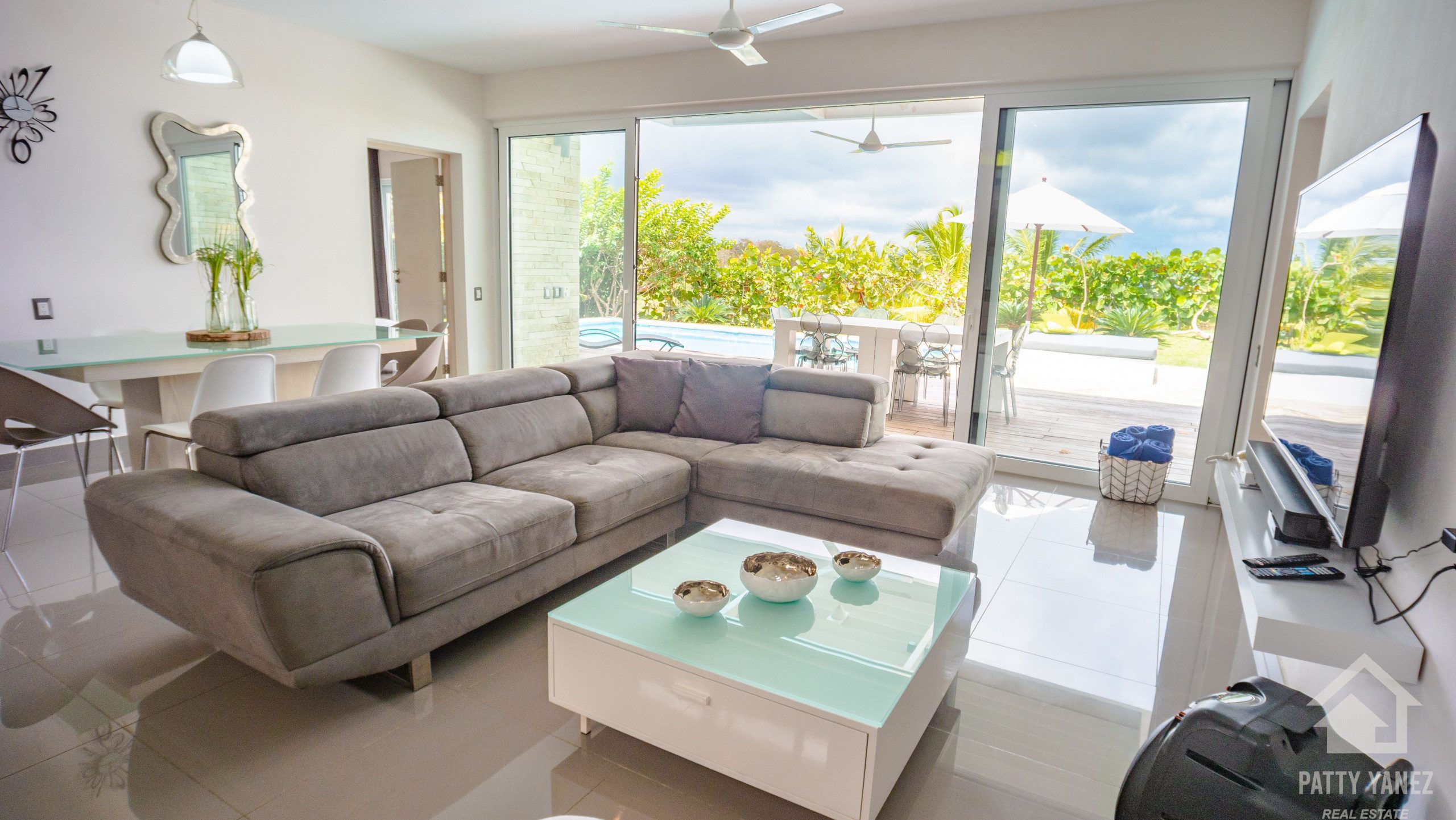 Villa tropical moderna en venta en la República Dominicana: oportunidad de inversión