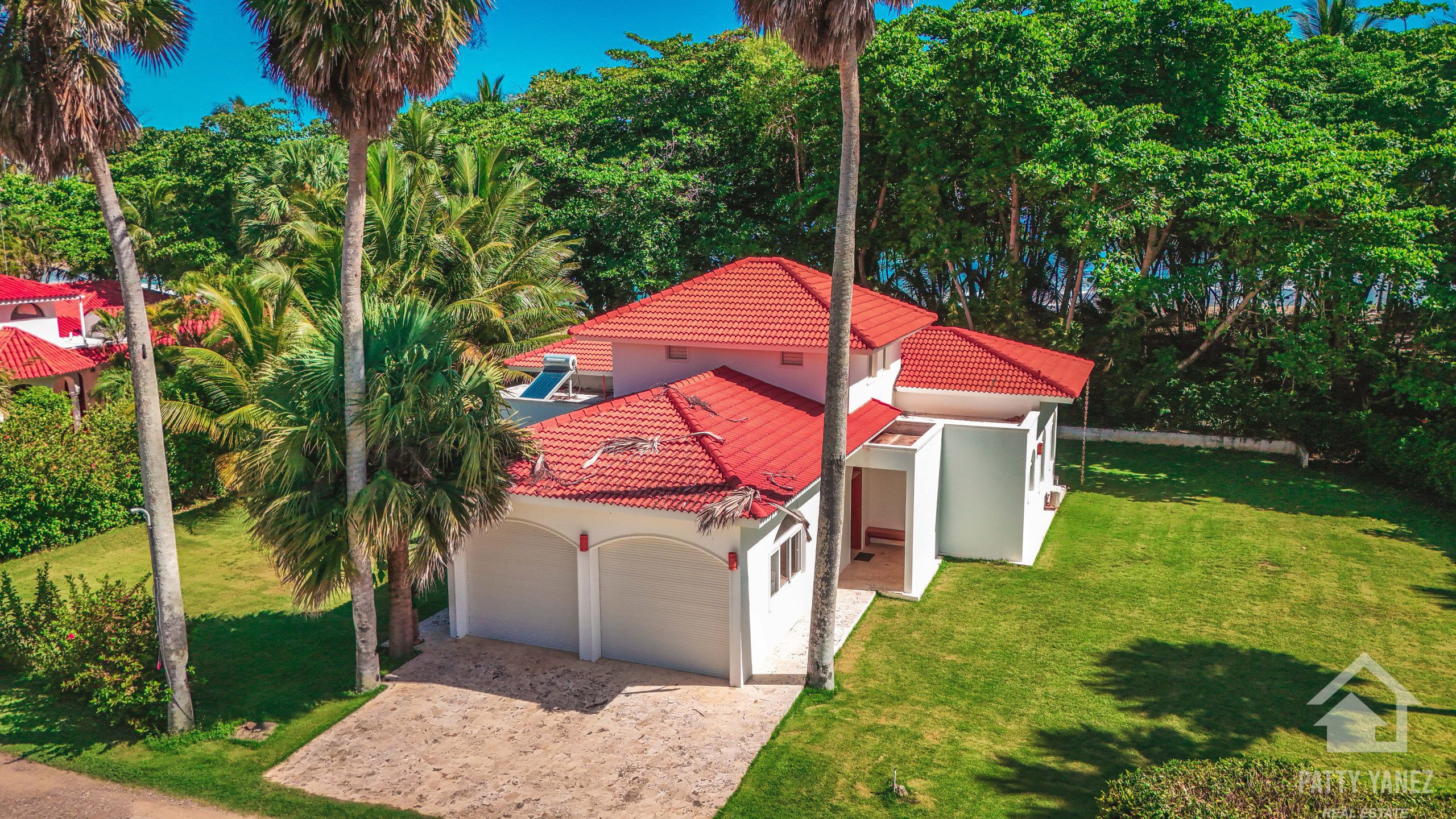 Villa frente al mar en venta en Hideaway Beach, Encuentro: una inversión ideal para Airbnb