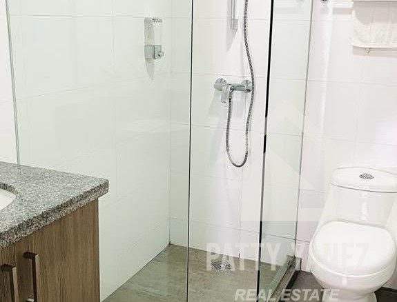 Se vende departamento amueblado de 1 dormitorio cerca de Playa Encuentro