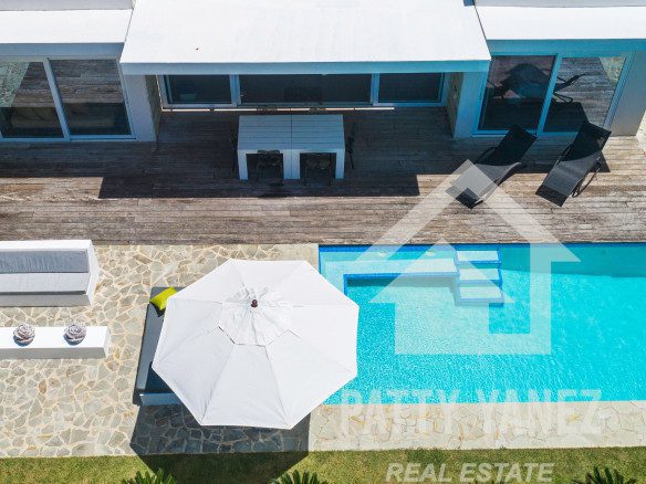 Villa tropical moderna en venta en la República Dominicana: oportunidad de inversión