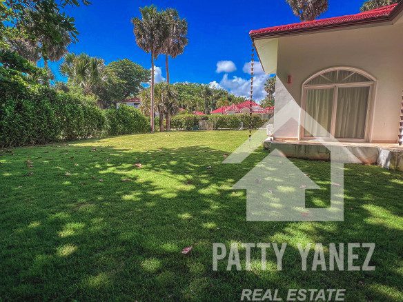 Villa frente al mar en venta en Hideaway Beach, Encuentro: una inversión ideal para Airbnb