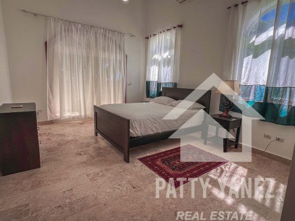 Villa frente al mar en venta en Hideaway Beach, Encuentro: una inversión ideal para Airbnb