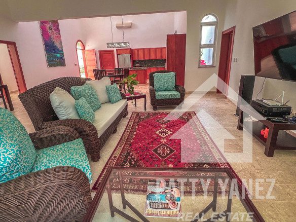 Villa frente al mar en venta en Hideaway Beach, Encuentro: una inversión ideal para Airbnb