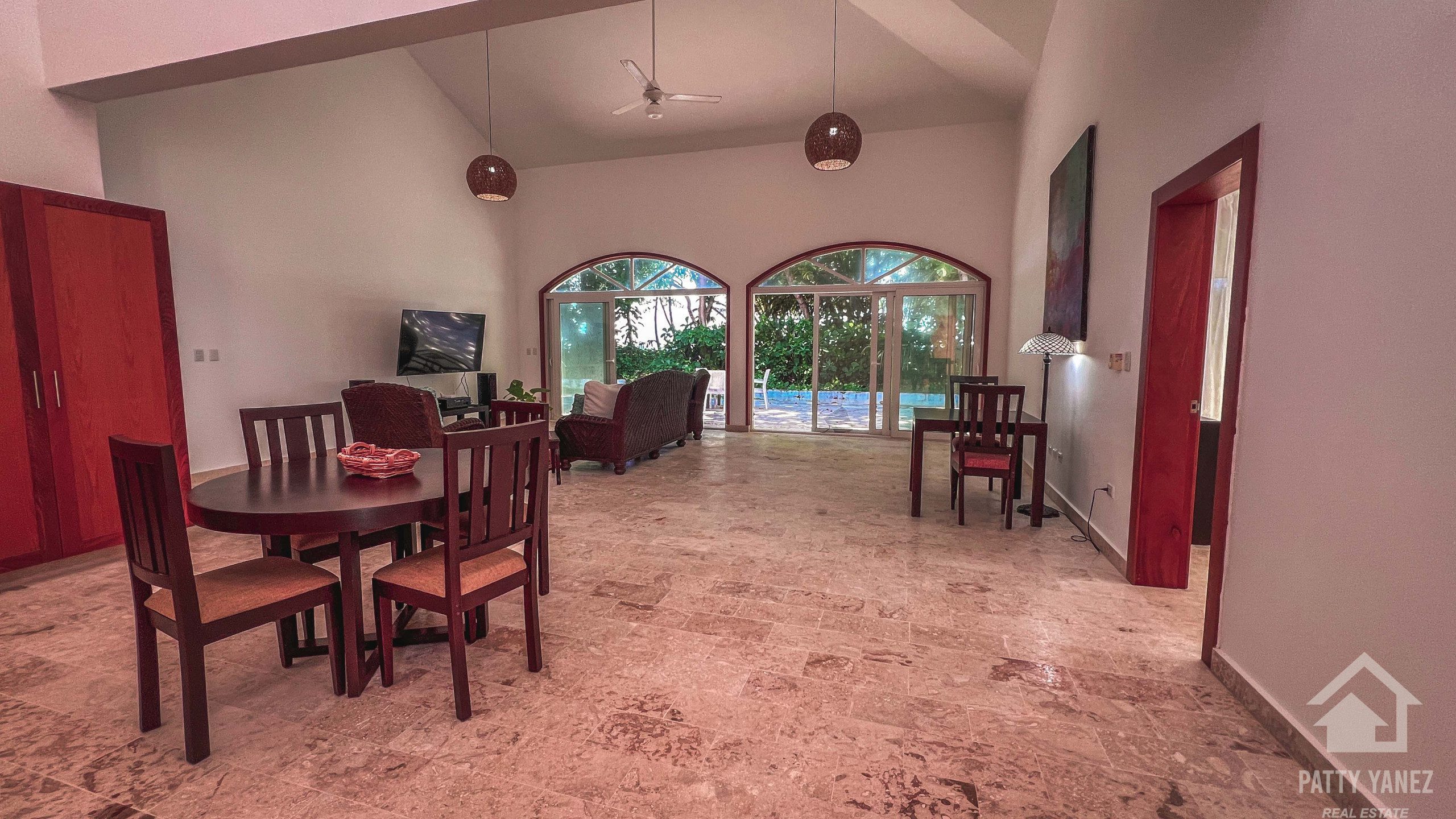 Villa frente al mar en venta en Hideaway Beach, Encuentro: una inversión ideal para Airbnb