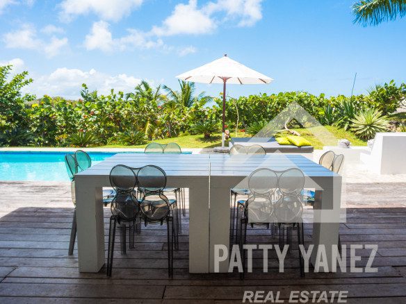 Villa tropical moderna en venta en la República Dominicana: oportunidad de inversión