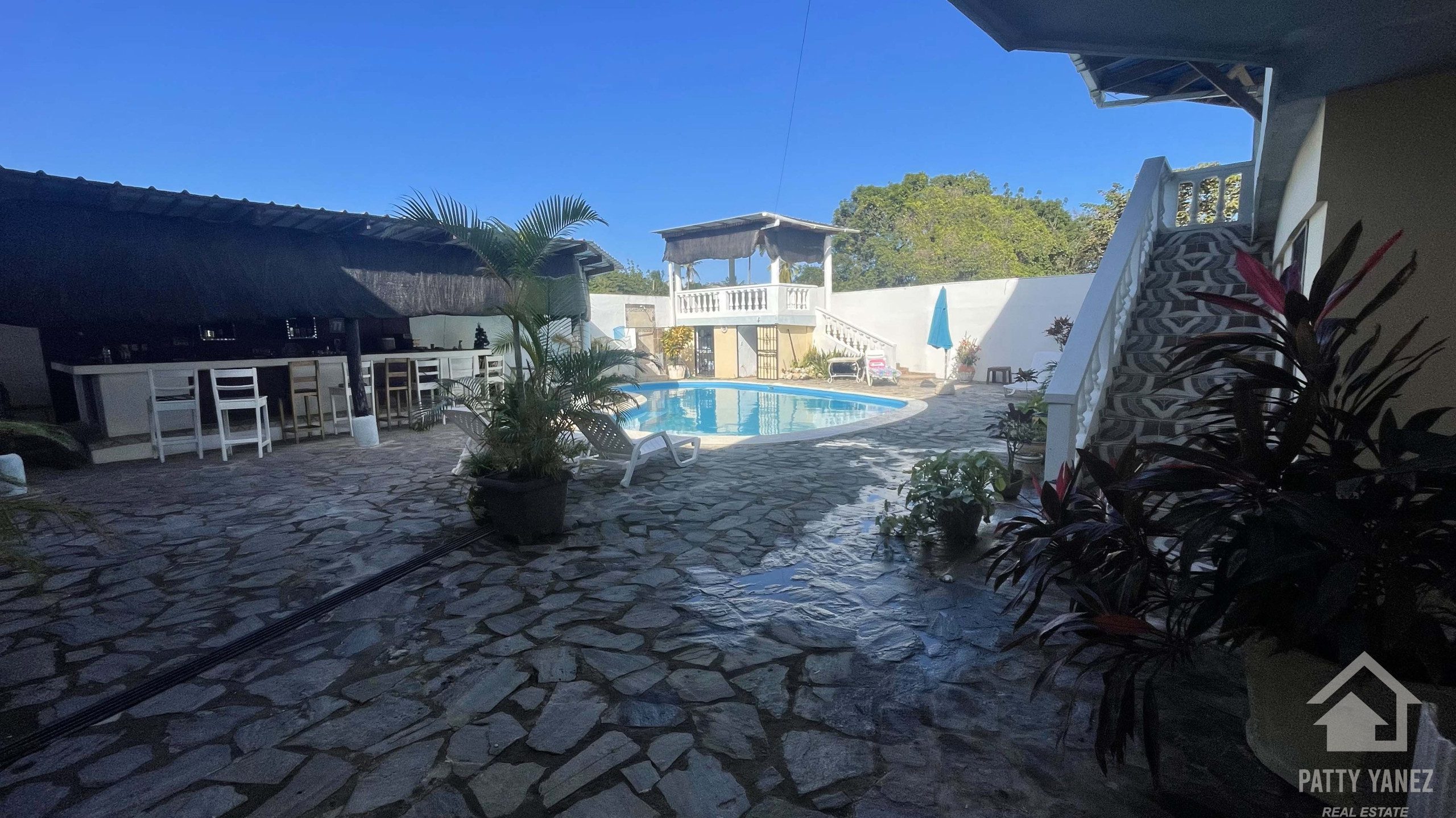 Investment Opportunity: Rental Business with 12 Units + Penthouse