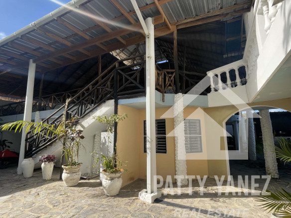 Investment Opportunity: Rental Business with 12 Units + Penthouse