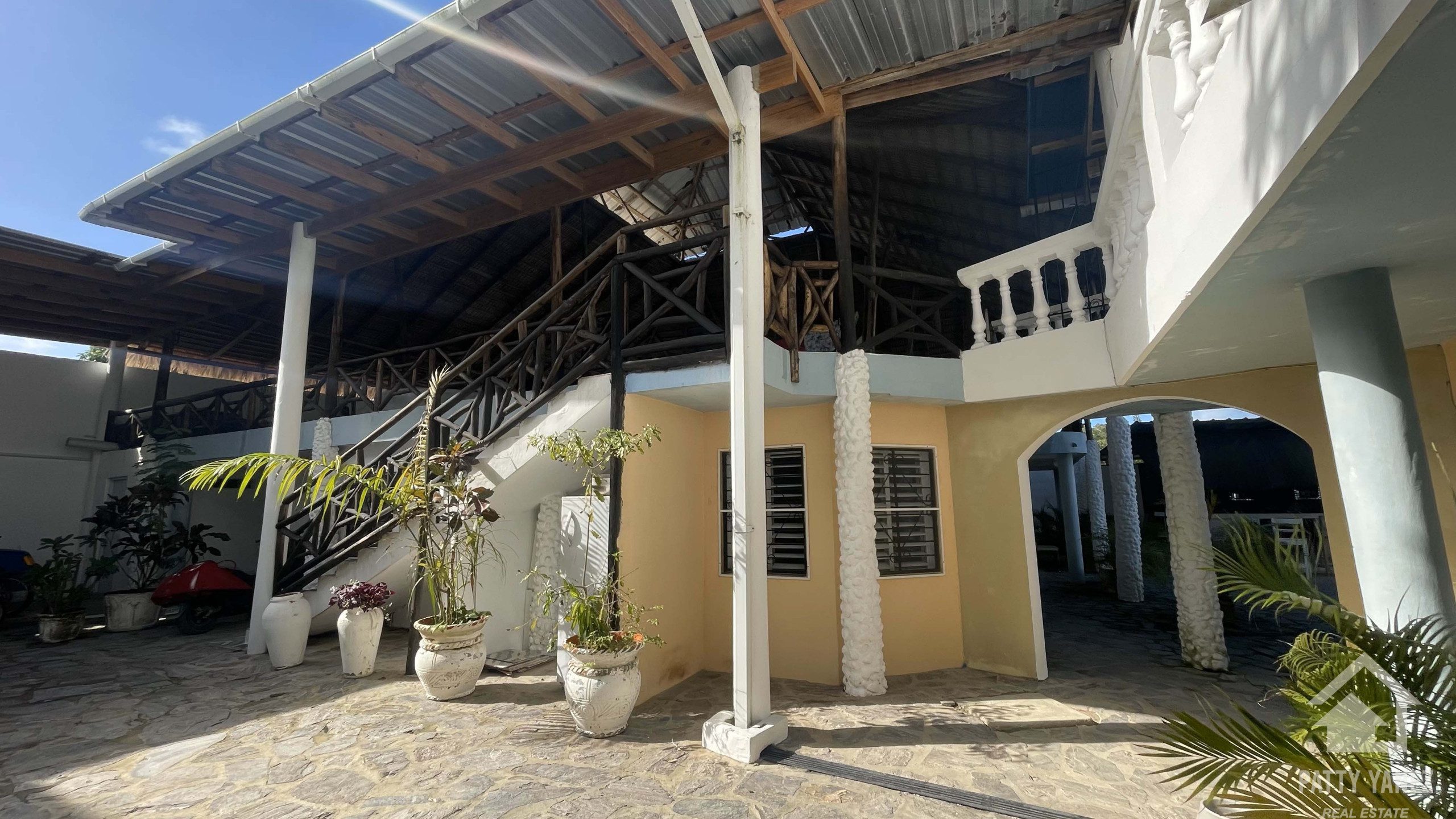 Investment Opportunity: Rental Business with 12 Units + Penthouse