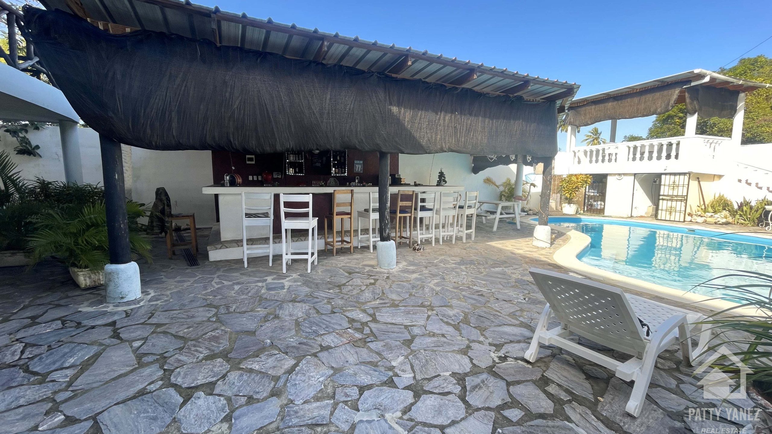 Investment Opportunity: Rental Business with 12 Units + Penthouse