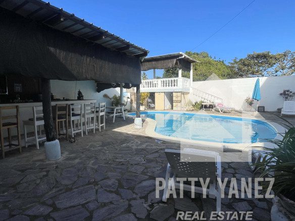 Investment Opportunity: Rental Business with 12 Units + Penthouse