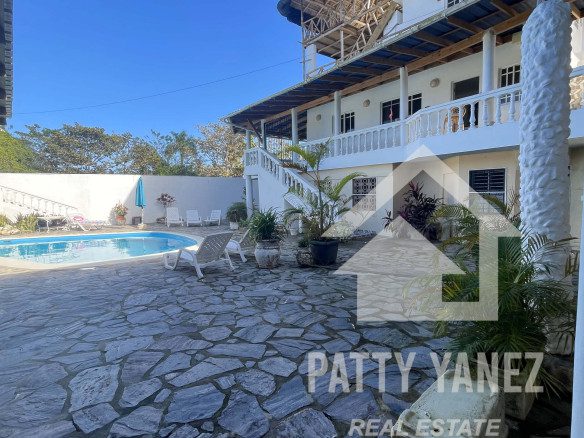 Investment Opportunity: Rental Business with 12 Units + Penthouse