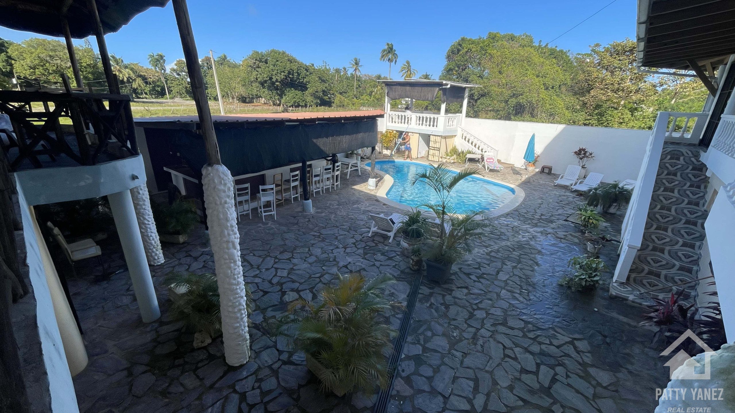 Investment Opportunity: Rental Business with 12 Units + Penthouse