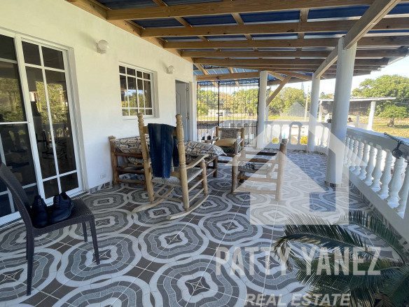 Investment Opportunity: Rental Business with 12 Units + Penthouse
