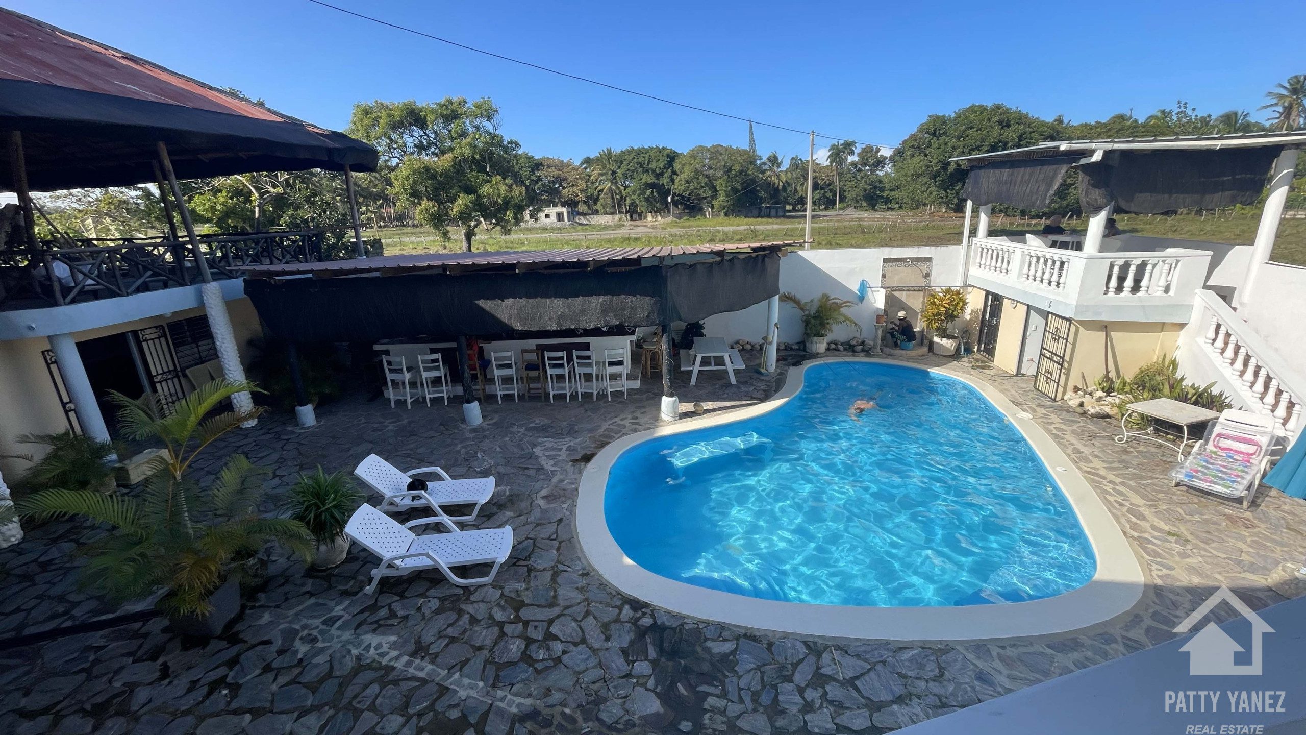 Investment Opportunity: Rental Business with 12 Units + Penthouse